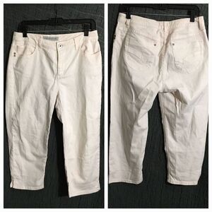 Chico's Platinum Denim Soft Pink Capri Jeans Size 0.5 (Small)